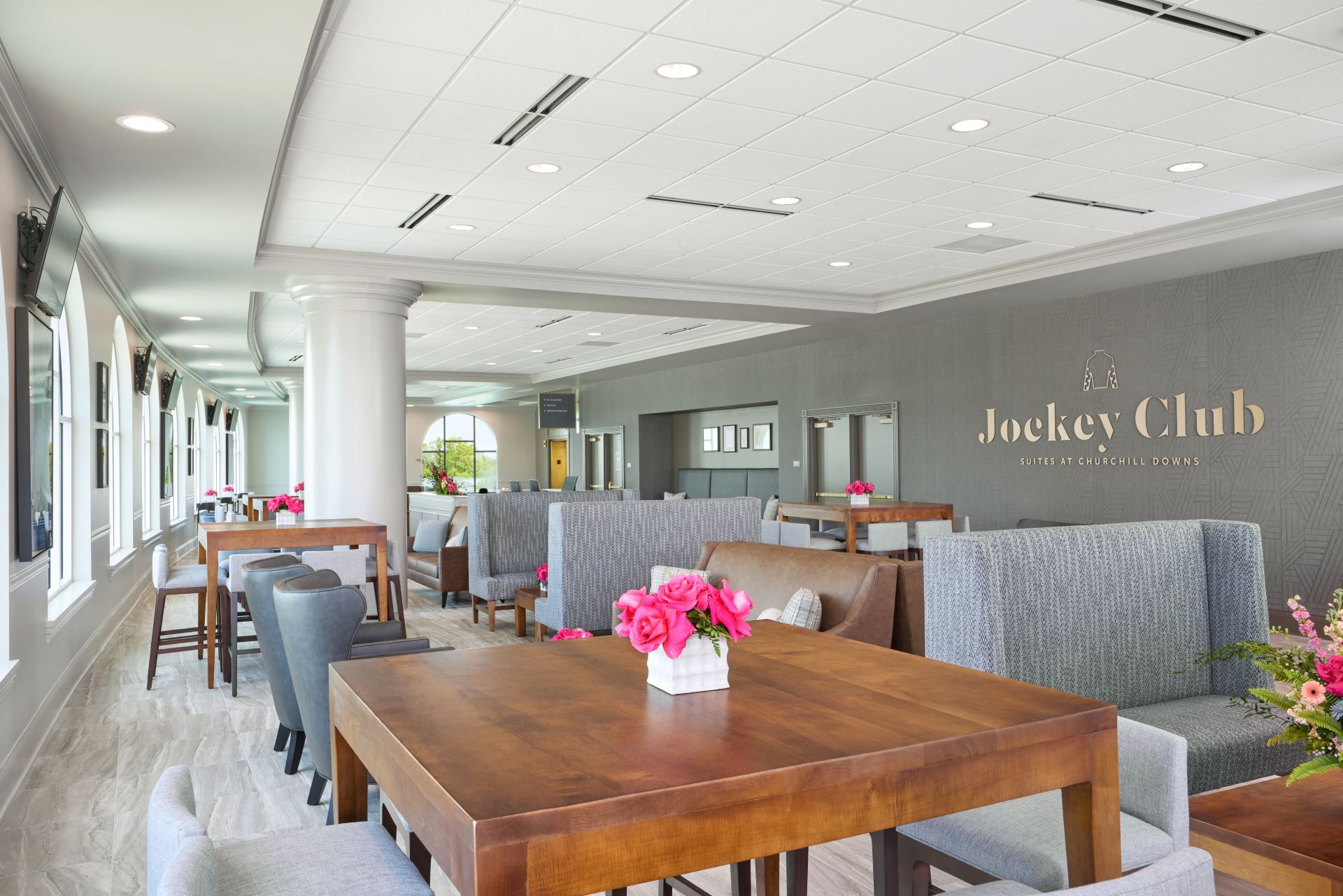 churchill downs jockey club suites dress code Twilight Thursday what to wear to churchill downs in june